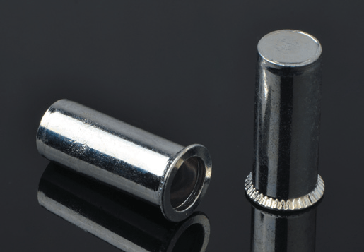 Ståltæller Sunk Head Round Body Plain Rivet Nuts Lukket sluttype